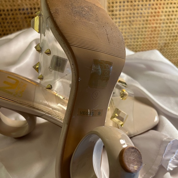 Sculptural heels - Picture 8 of 8